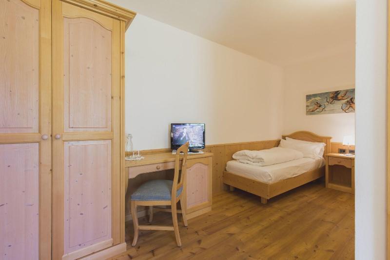 Garnì Lilly Hotel San Lorenzo Dorsino Ngoại thất bức ảnh