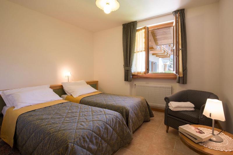 Garnì Lilly Hotel San Lorenzo Dorsino Ngoại thất bức ảnh
