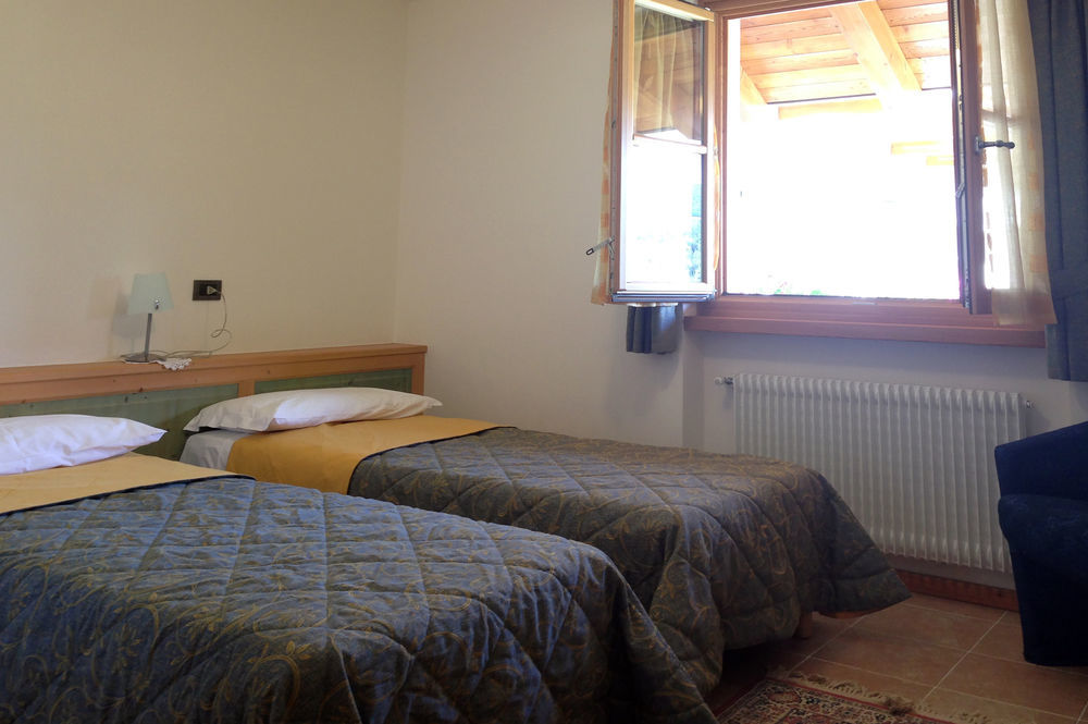 Garnì Lilly Hotel San Lorenzo Dorsino Ngoại thất bức ảnh